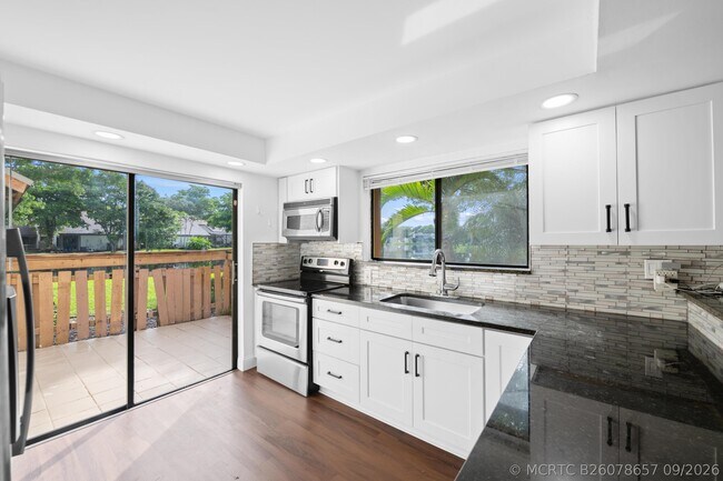 32 Wimbledon Lakes Dr