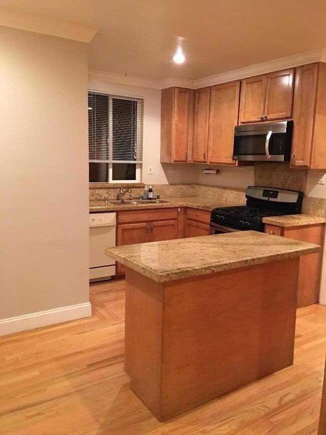 109 Hickory Ln