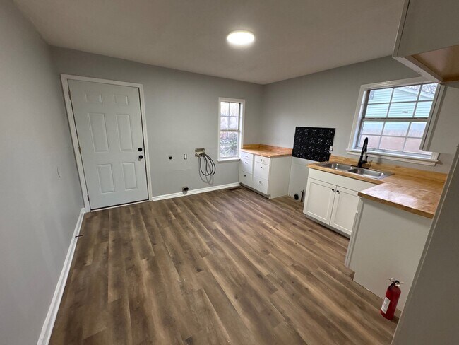 Photo - 951 Norris St