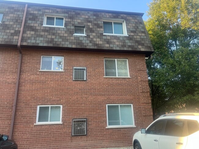 Building Photo - 9352 Bay Colony Dr Unit 2E Rental