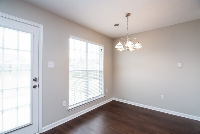 Photo - 748 Northwood West Cove