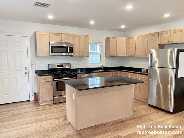 Photo - 16 Plainfield St