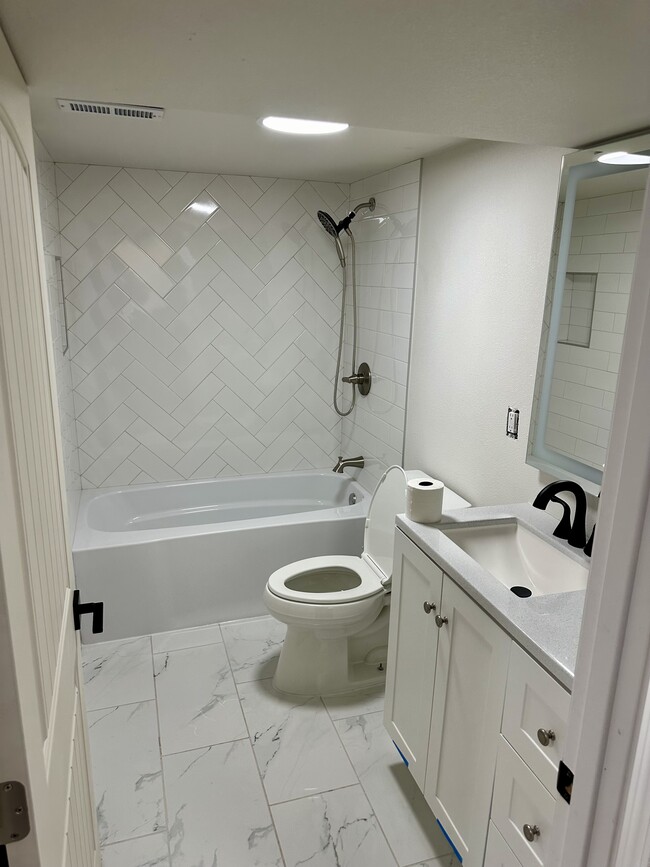 Photo - 305 2nd St NW