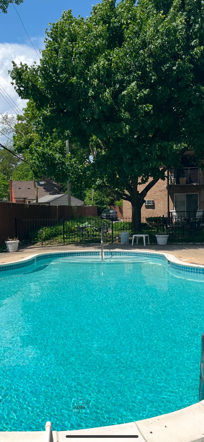 Photo - 1709 E 14 Mile Rd Unit A