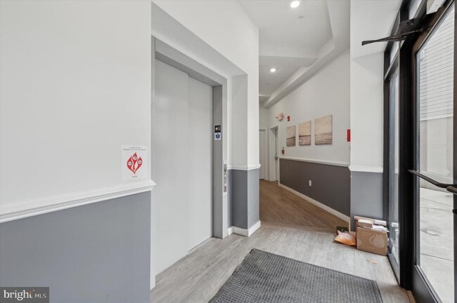 Building Photo - 1617 Ridge Ave Unit K