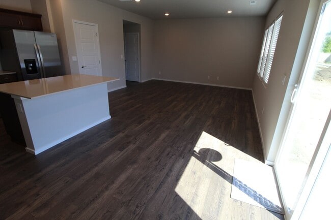 Photo - 5505 W Youngstown Ln