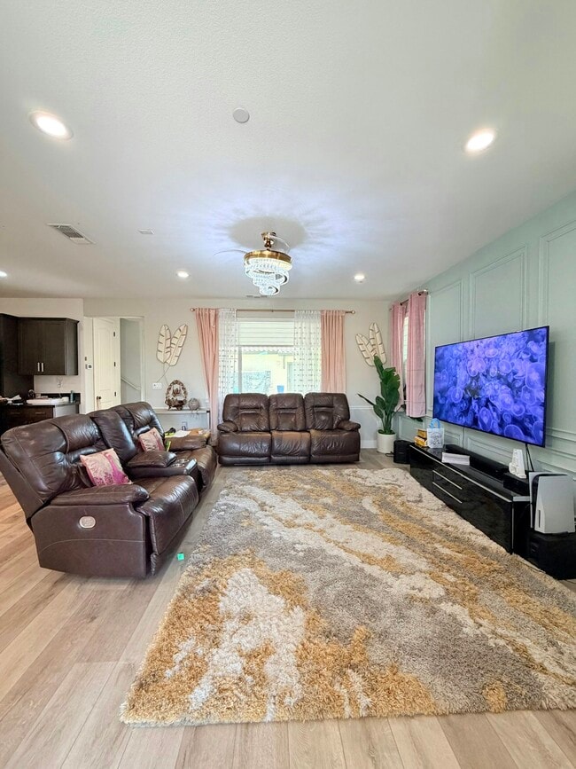 Photo - 1676 S Central Pkwy