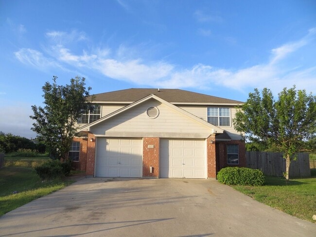 Building Photo - 3103 Yaupon Rd Unit 3103-B Yaupon Rd, CC