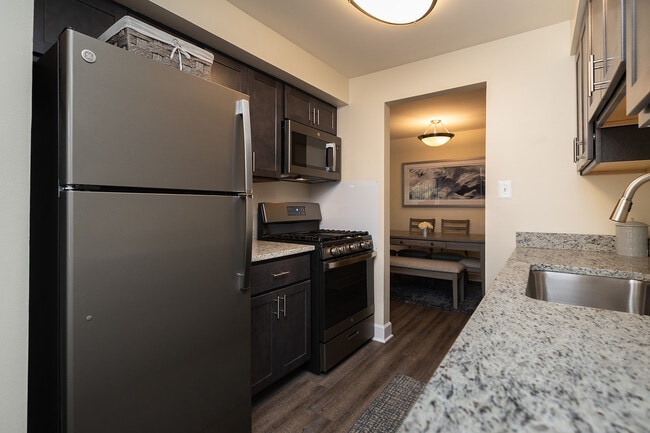 Photo - Seminary Roundtop Apartments