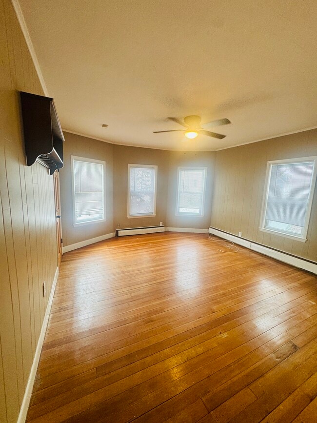 Photo - 51 Oliver St Unit 3 Bedroom In The Heart of Bristol