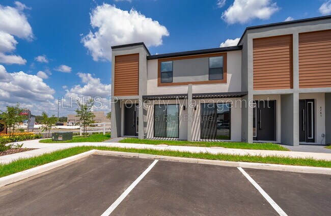 3230 Sustainable Wy