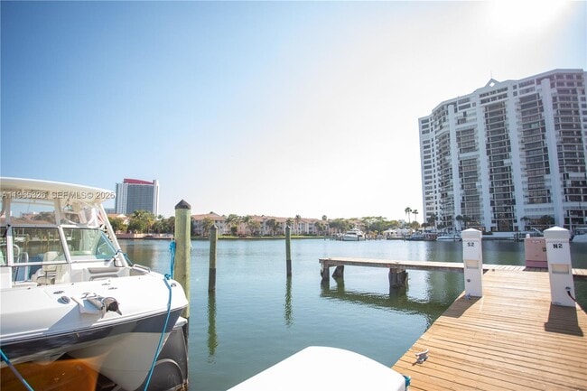 Photo - 523 Leslie Dr