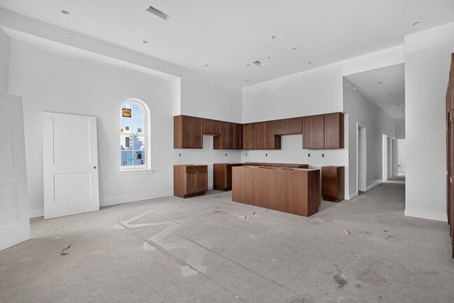 Photo - 101 Monroe St Unit Apt 6