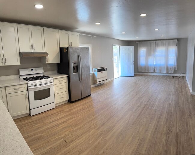 Photo - 6339 10th Ave