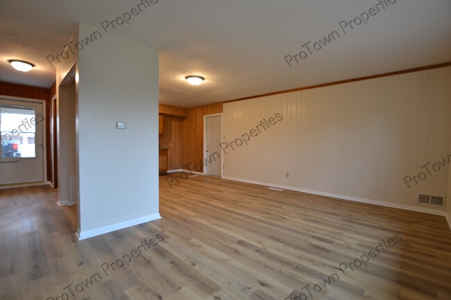 Photo - 16 S Hammes Ave