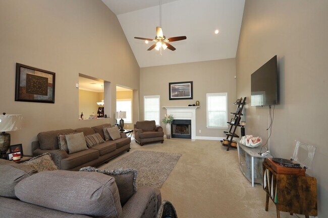 Photo - 2401 Rankin Cir
