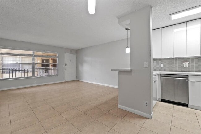 Photo - 3586 N University Dr