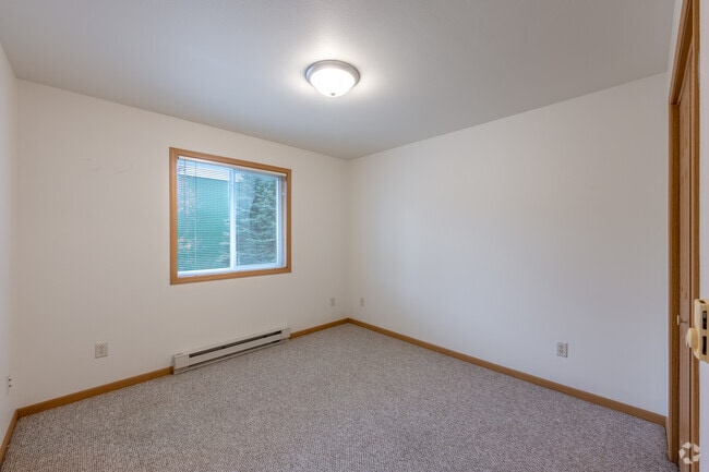 2BR, 1BA - 950SF - Bedroom