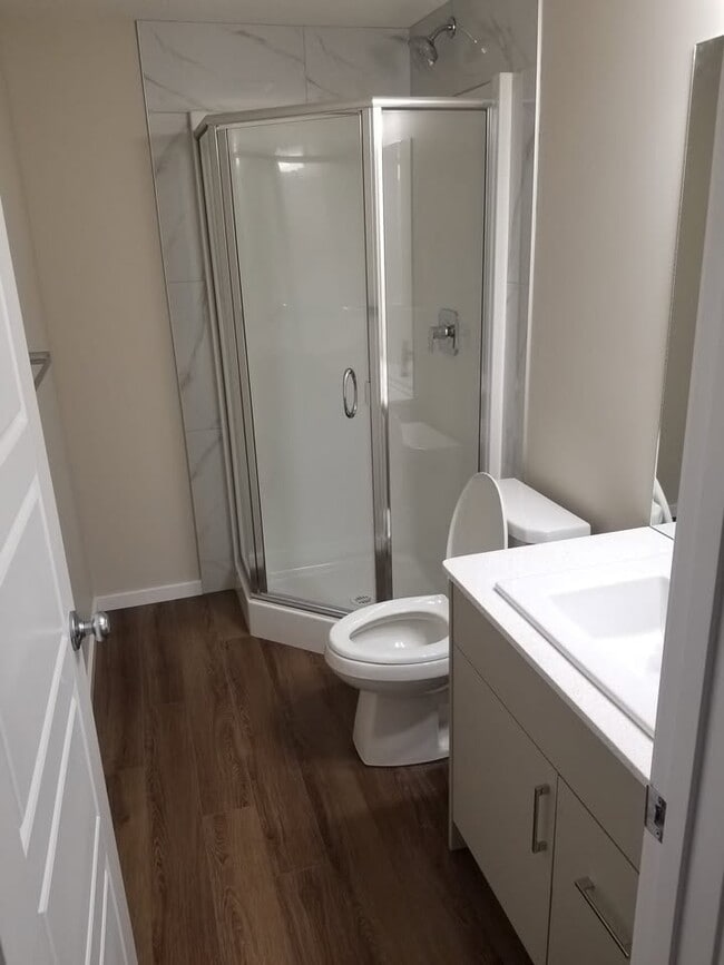 Photo - 17816 73 St NW