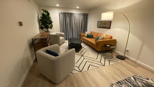 Photo - 2 Bedroom 1 Bath - Blocks from Pearl Street and Downtown
