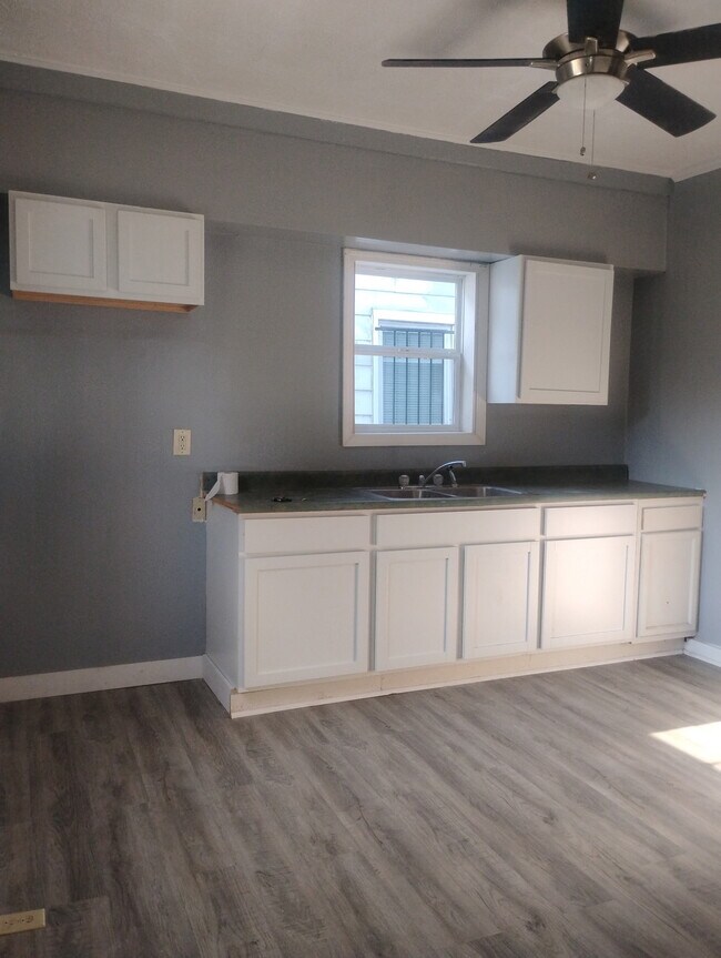 Photo - 1058 Cecil Ave