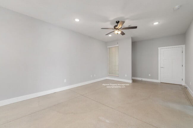 Photo - 2112 S Thatcher Ct
