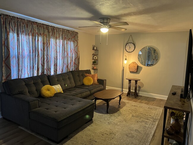 Photo - 2008 Robin Rd