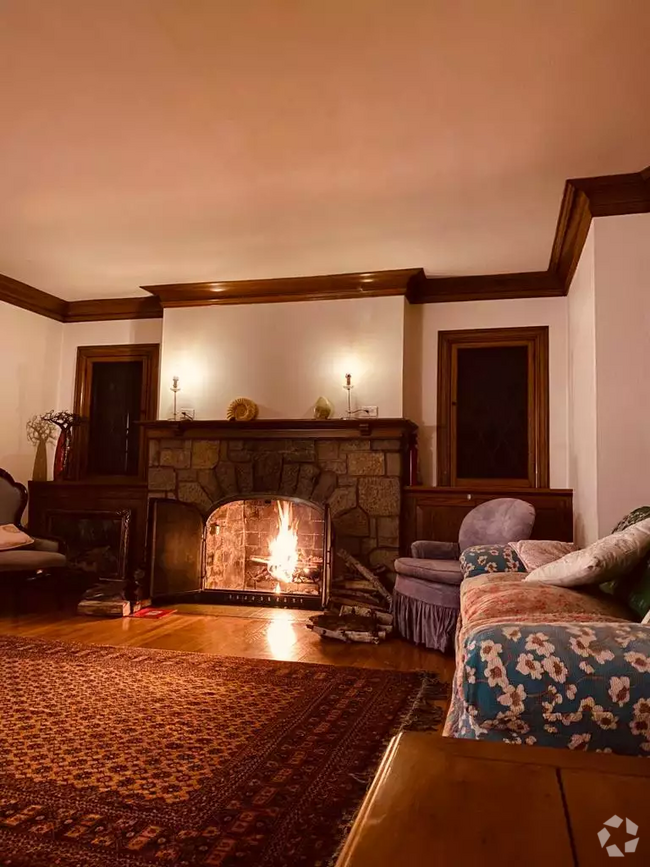 Building Photo - 2106 Kendall Avenue Unit 2108 Rental