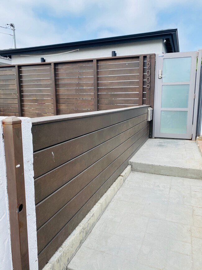 Entrance - 12009 Cedar Ave Unit B