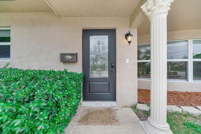 Photo - 4021 Bayview Dr