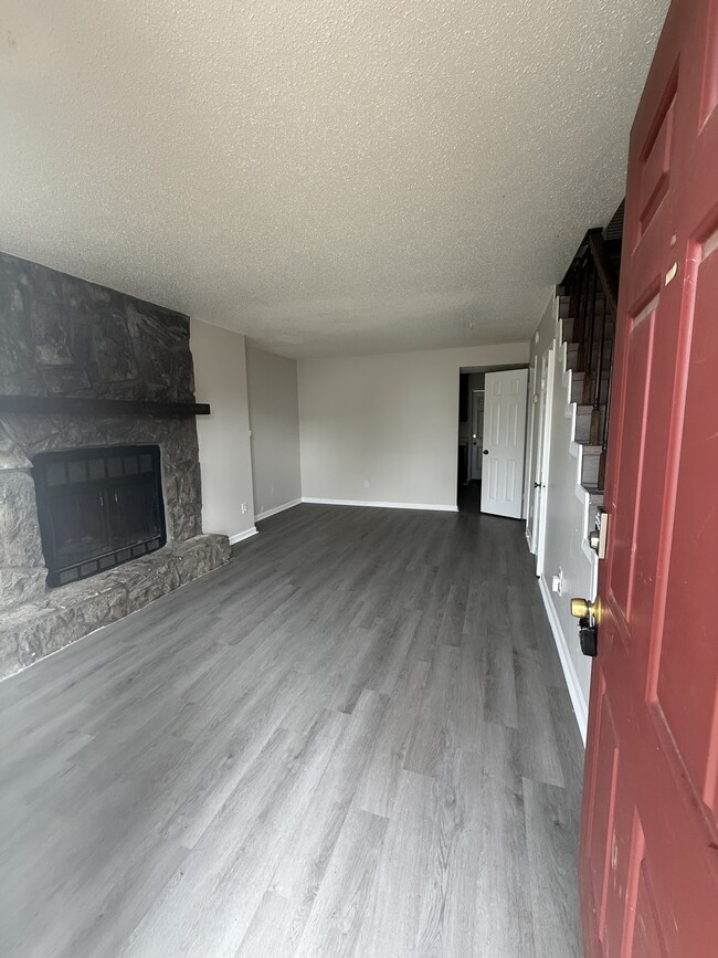 Building Photo - Platinum House LLC