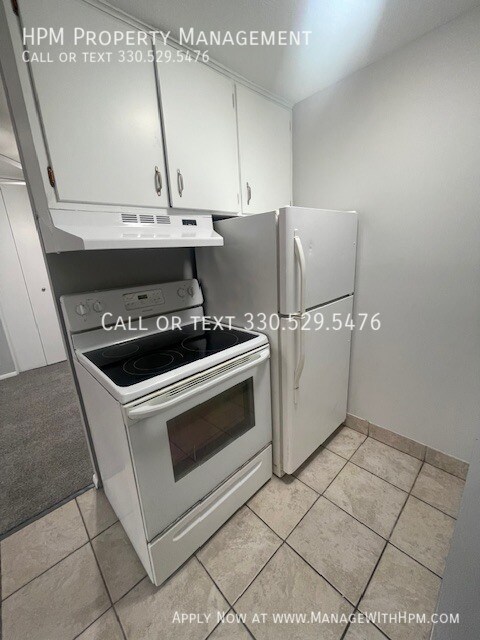 Photo - 20602 Lorain Rd Unidad B6