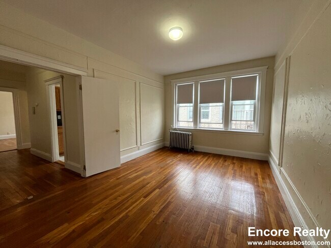 1687 Commonwealth Ave Unit 32