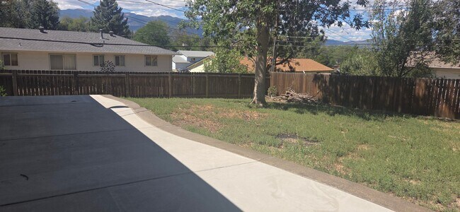 2906 Cabrillo Cir