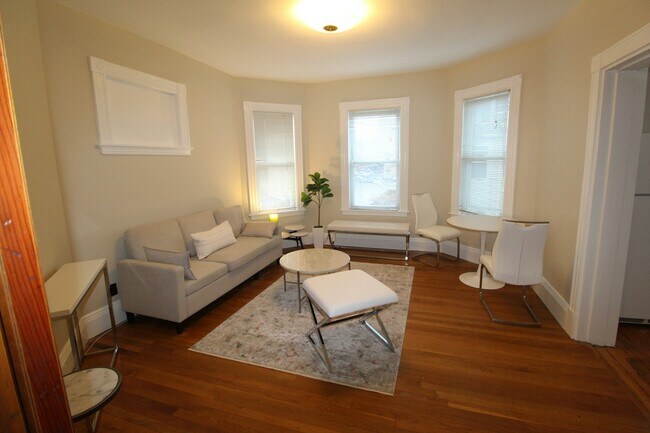 Building Photo - 8 Douglass St Unit 2F