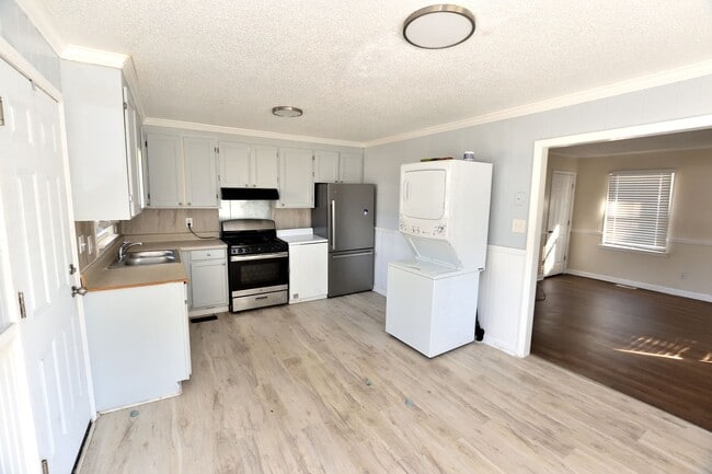 Photo - 1704 Cherry St