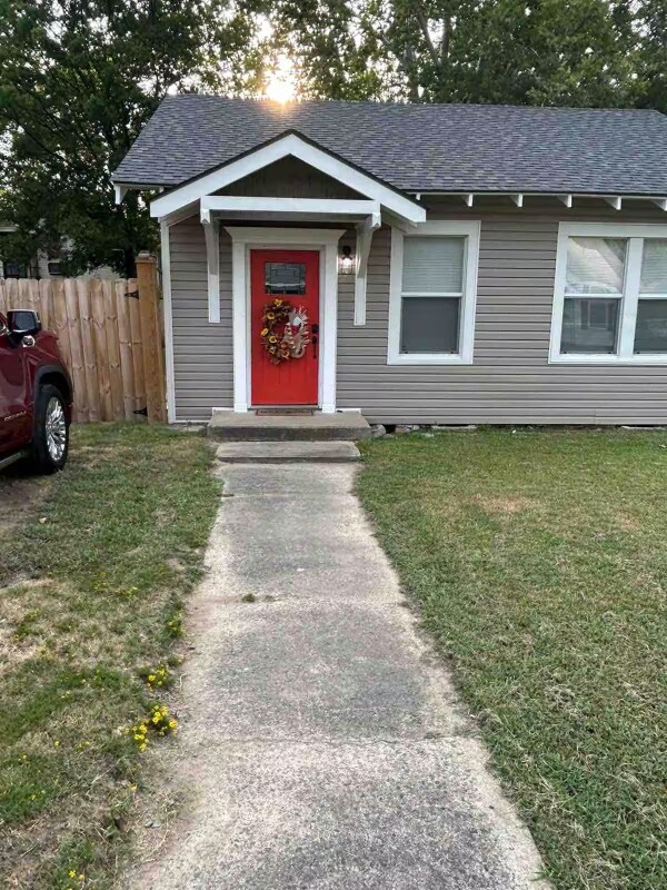 Photo - 1323 Franklin St