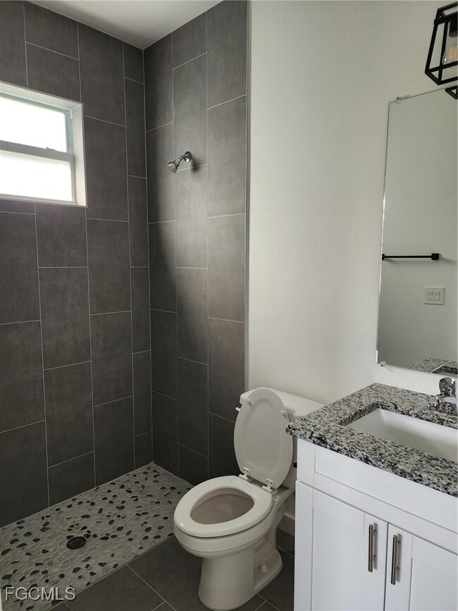 Photo - 2431 Lola Ave S