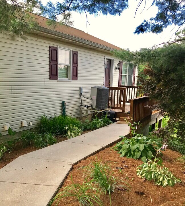 Photo - 640 S Oak St