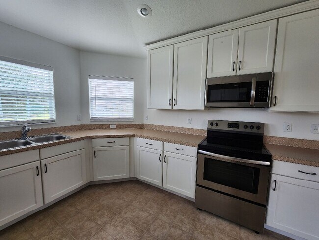Photo - Gorgeous 4-Bedroom Lakefront!!