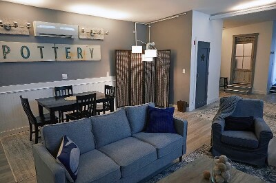 Photo - 9 May St Unit Furnished Open-Concept