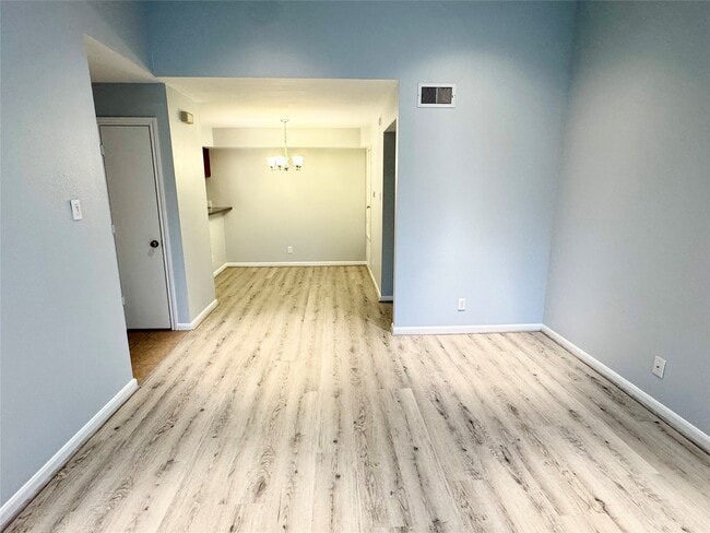 Photo - 700 Thicket Ln Unit 406