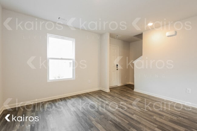 Photo - 845 VISTAMOUNT PATH