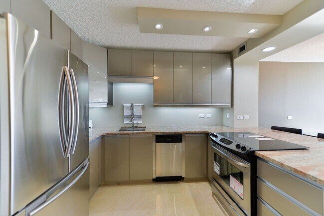 Photo - 10011 123 St NW Unit 1805