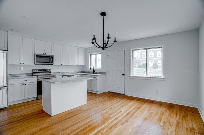 Photo - 1313 Wallace St Apartment