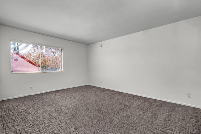 248 N Rexford Dr Unit 4