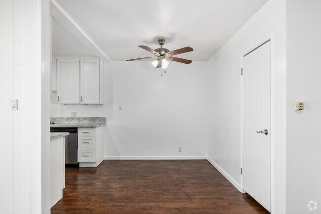 1BR, 1BA - 750SF - Dining Room