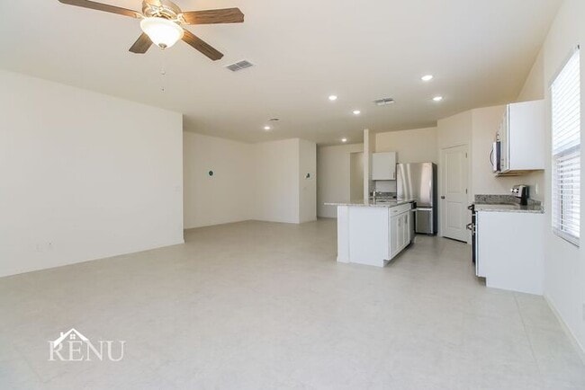 Photo - 35396 W San Capistrano Ave