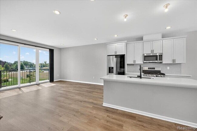 Photo - 1087 Hampton Cir