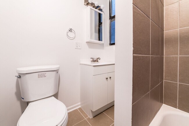 Photo - 7801 S Cornell Ave 1637-39 E 78th Chicago, IL 60649